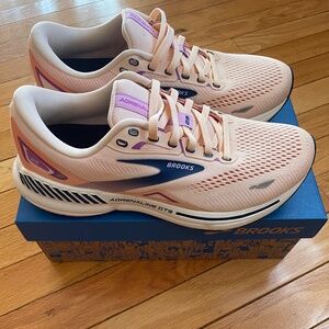 Women's Brooks Adrenaline GTS 23